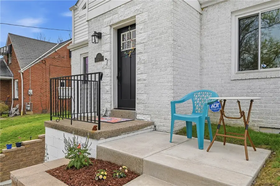 317 Newburn Dr, Pittsburgh, PA 15216 - #2