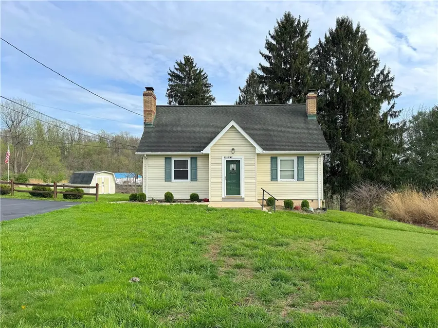 7 W Pine St, Delmont, PA 15626 - #2