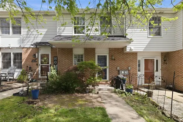 156 Meadowview Dr, Canonsburg, PA 15317