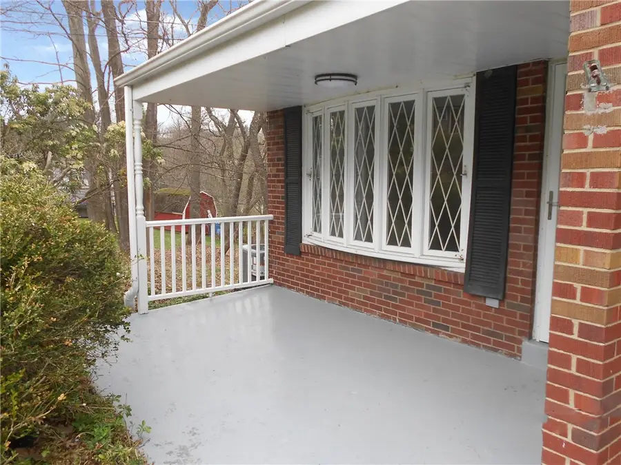 3828 Arizona Dr, Allison Park, PA 15101 - #2