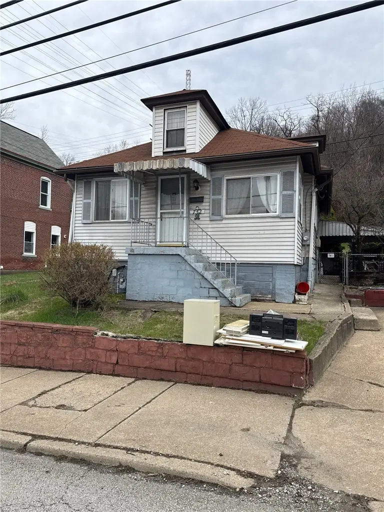 752 Middle Ave, Wilmerding, PA 15148 - #1