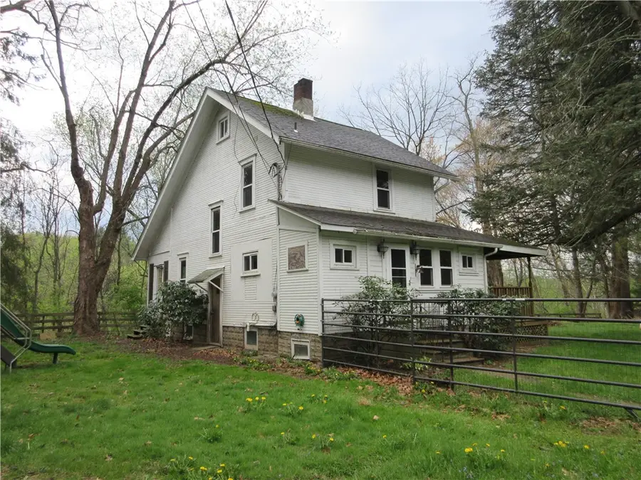 227 Wurtemburg Rd, Ellwood City, PA 16117 - #2