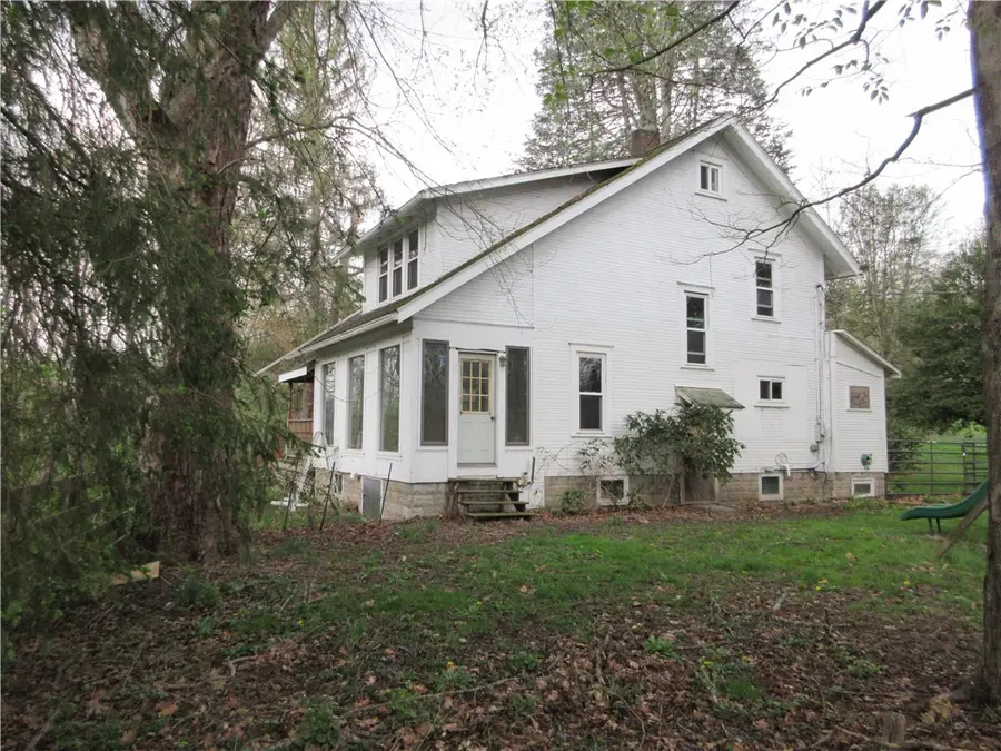 227 Wurtemburg Rd, Ellwood City, PA 16117 - #3