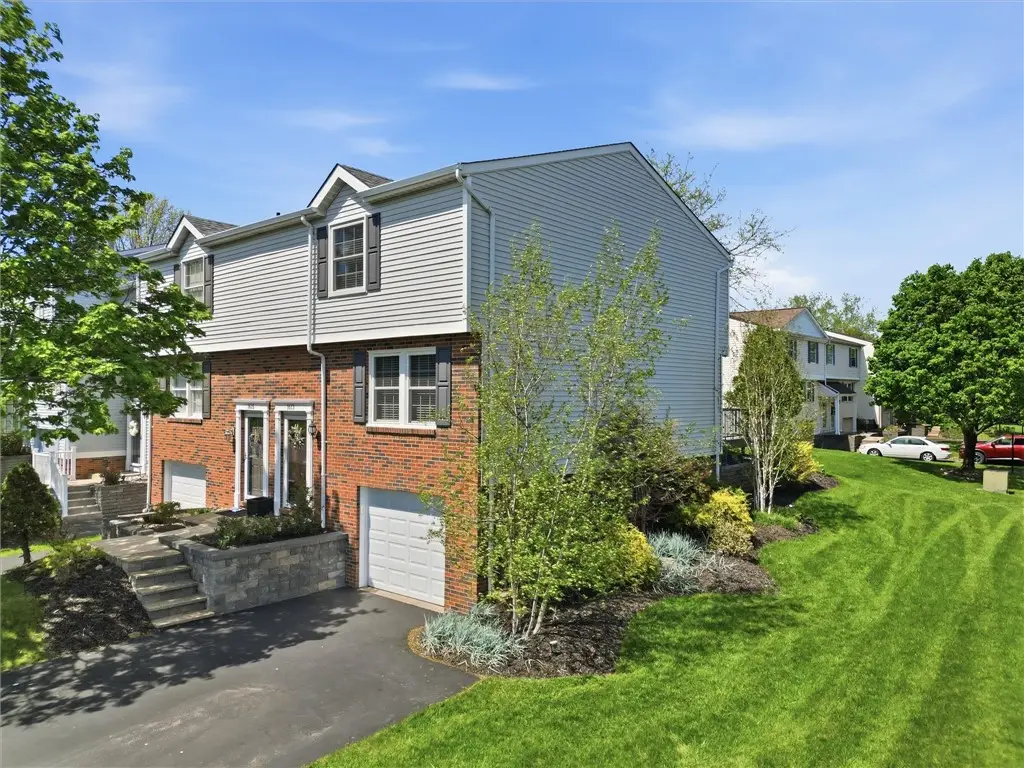 1613 Jefferson Ridge Dr, Jefferson Hills, PA 15025 - #1