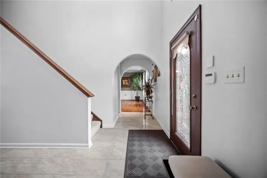 420 Shelbourne Dr, Pittsburgh, PA 15239 - #2