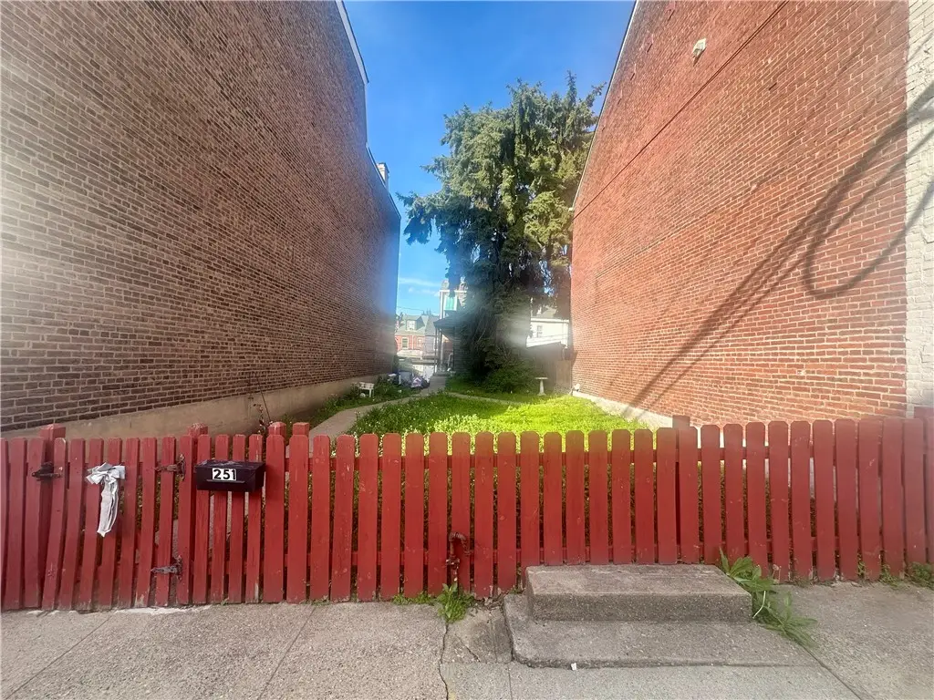 251 37th St, Pittsburgh, PA 15201 - #1