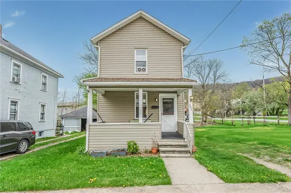 242 N 10th St, Indiana, PA 15701