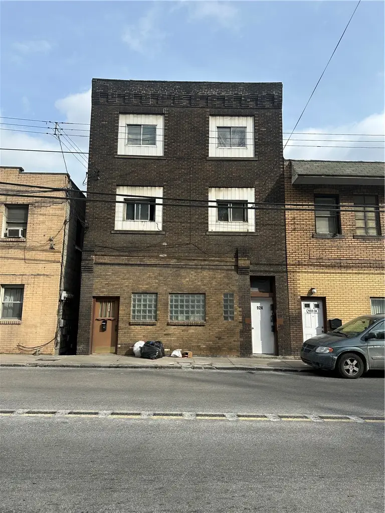 924 Island Avenue, McKees Rocks, PA 15136 - #1