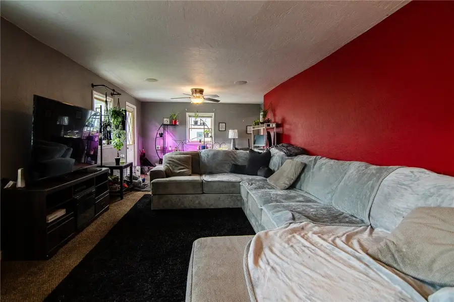 326 Back St, Mount Pleasant, PA 15666 - #2