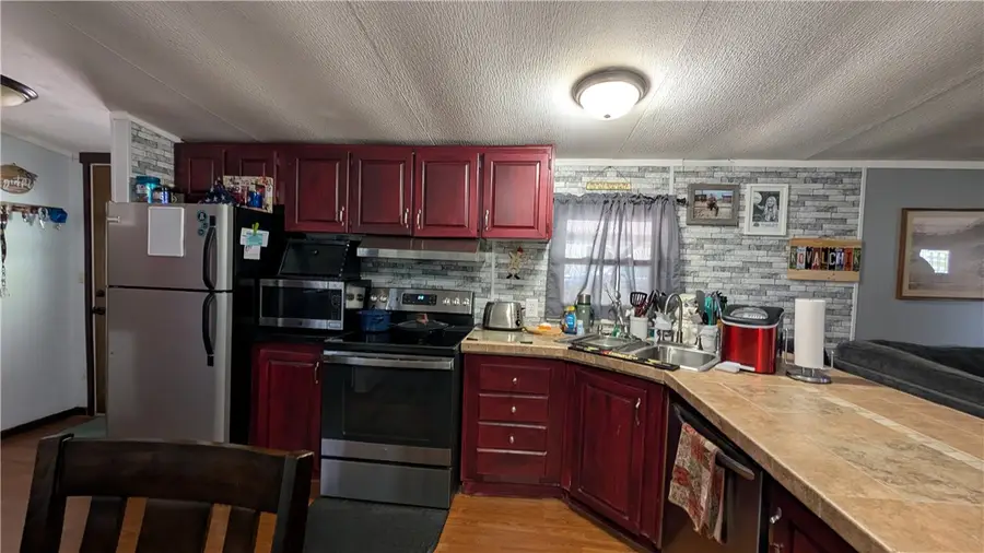 203 Colvin Rd, Greensboro, PA 15338 - #3