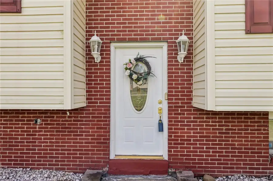 1413 Lexington Dr, New Brighton, PA 15066 - #2