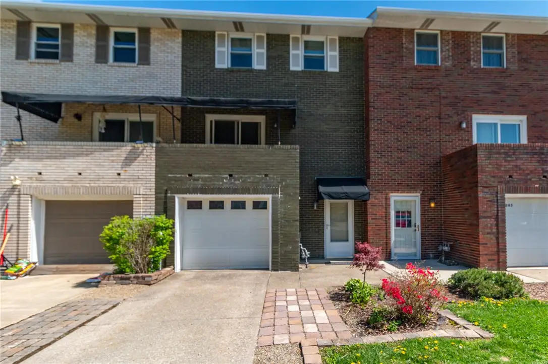 1087 Cranston Dr, Greensburg, PA 15601 - #1