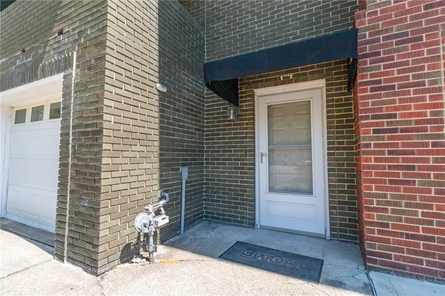 1087 Cranston Dr, Greensburg, PA 15601 - #2