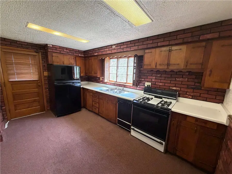 214 Madison Ave, Herminie, PA 15637 - #2