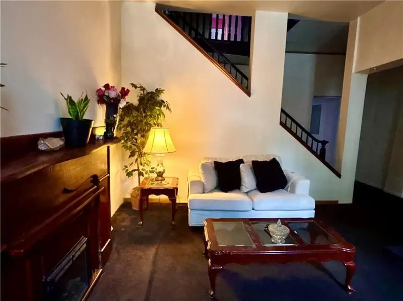 415 Jacksonia St, Pittsburgh, PA 15212 - #2