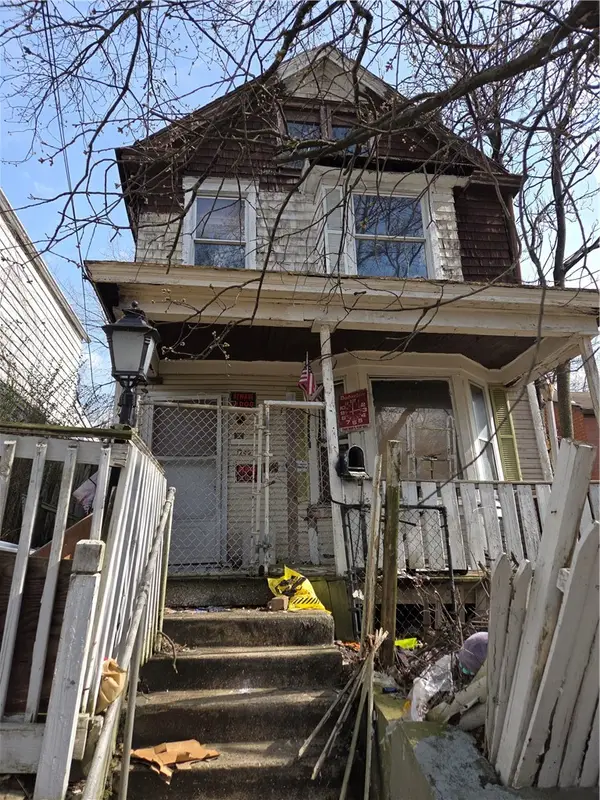1740 Wesley St, Pittsburgh, PA 15221