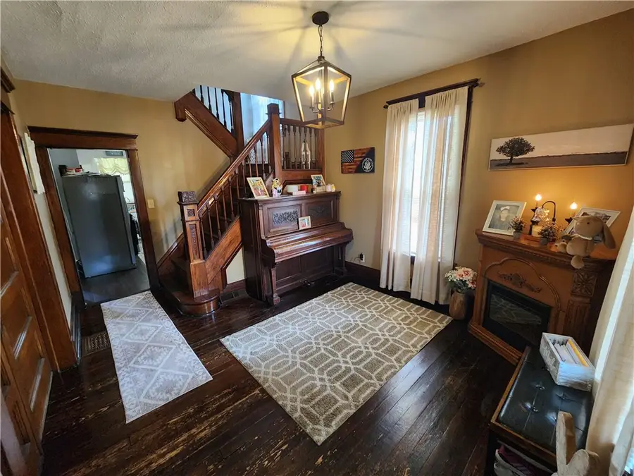 800 W Clayton St, New Castle, PA 16102 - #3