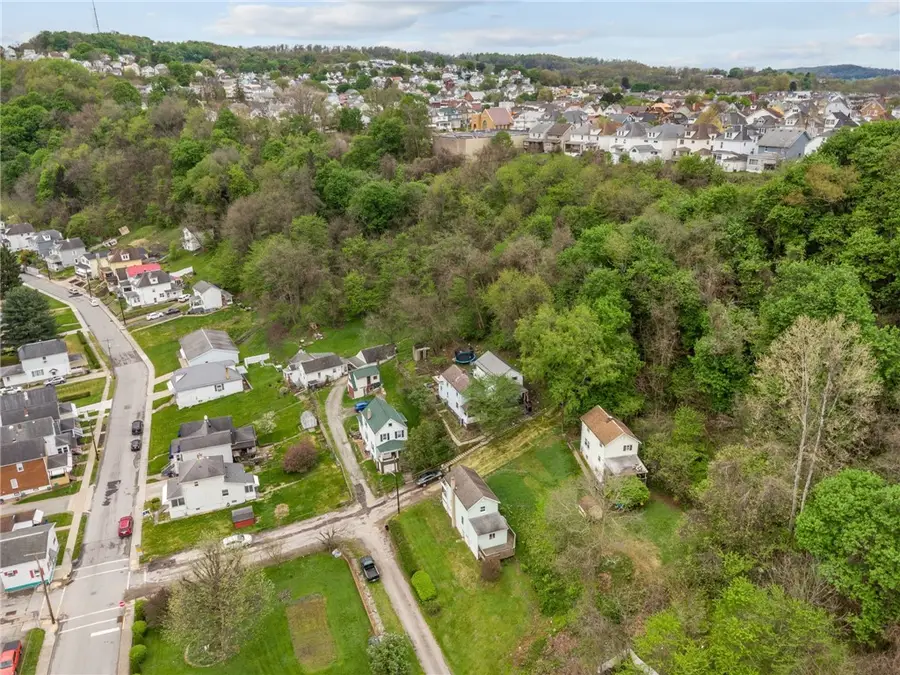 312 Harrison Ave, East Vandergrift, PA 15629 - #3
