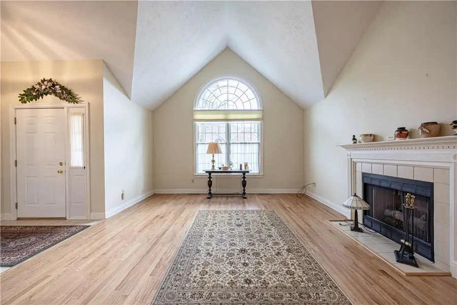 224 Country View Dr, New Kensington, PA 15068 - #3