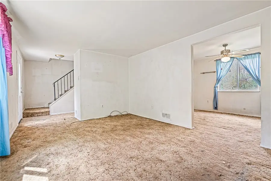 513 Noblestown Rd, Carnegie, PA 15106 - #3