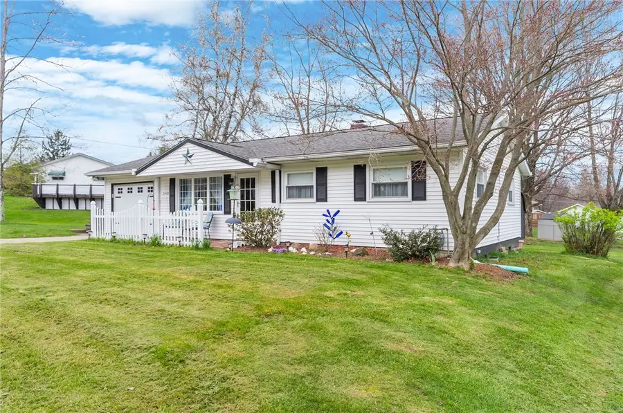 2445 Victoria Dr, Hermitage, PA 16148 - #3