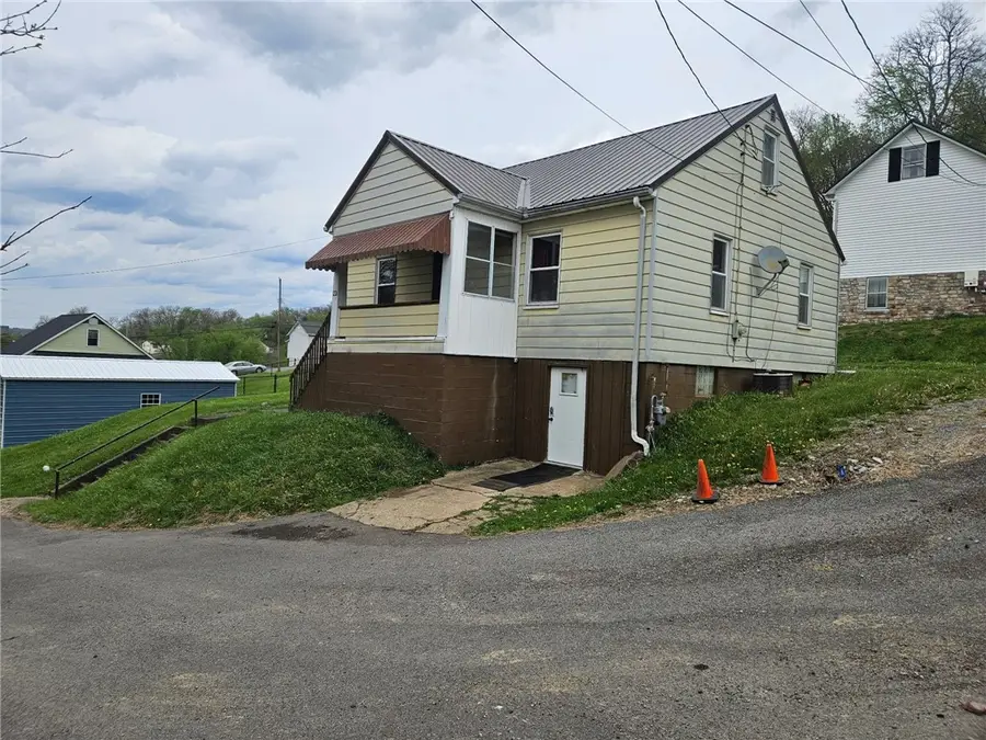 23 Cross St, Burgettstown, PA 15021 - #2