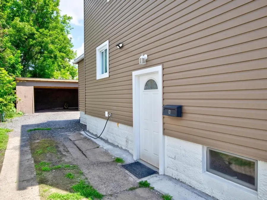 1702 Mcminn St, Aliquippa, PA 15001 - #2