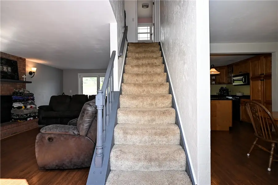 8 Delrose Dr, Monessen, PA 15062 - #3