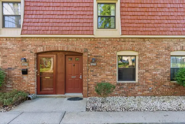 1280 Pennsbury Boulevard, Pittsburgh, PA 15205