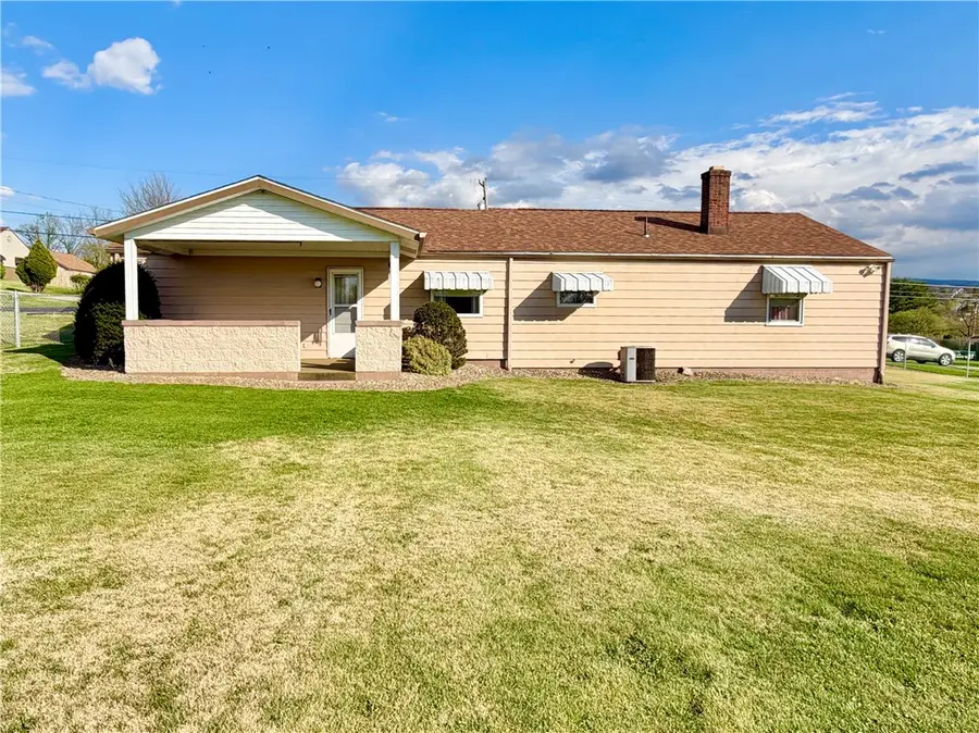 212 Center Ave, Uniontown, PA 15401 - #2