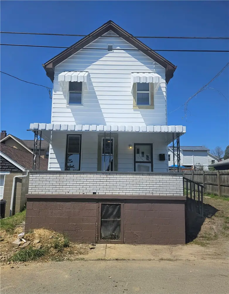 807 Hazlett Ave, Brackenridge, PA 15014 - #1