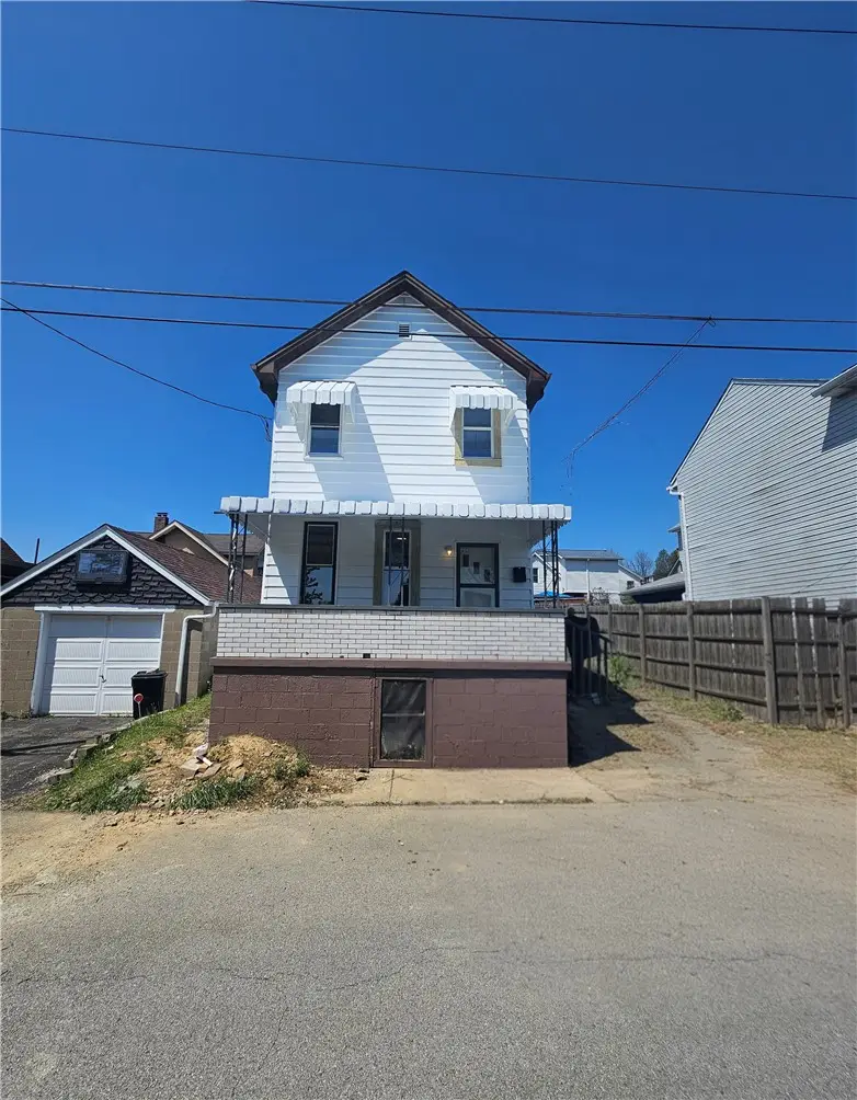 807 Hazlett Ave, Brackenridge, PA 15014 - #2