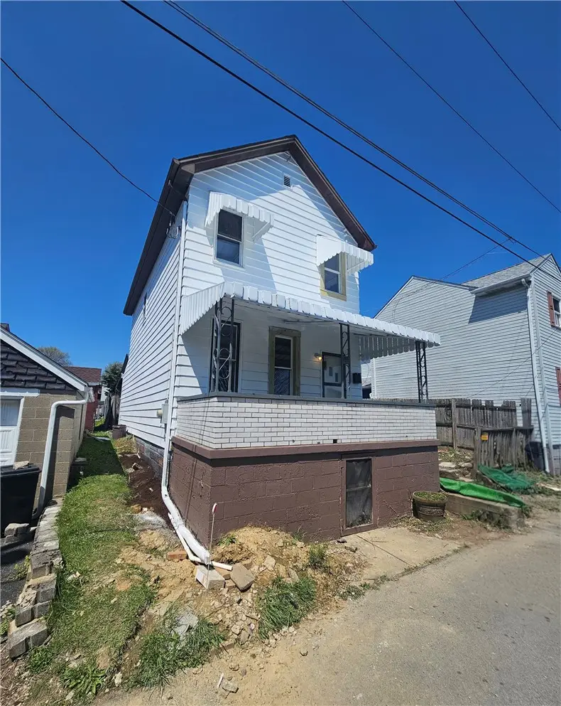 807 Hazlett Ave, Brackenridge, PA 15014 - #3