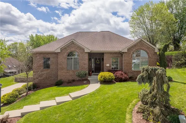 10 Puskar Ln, Canonsburg, PA 15317