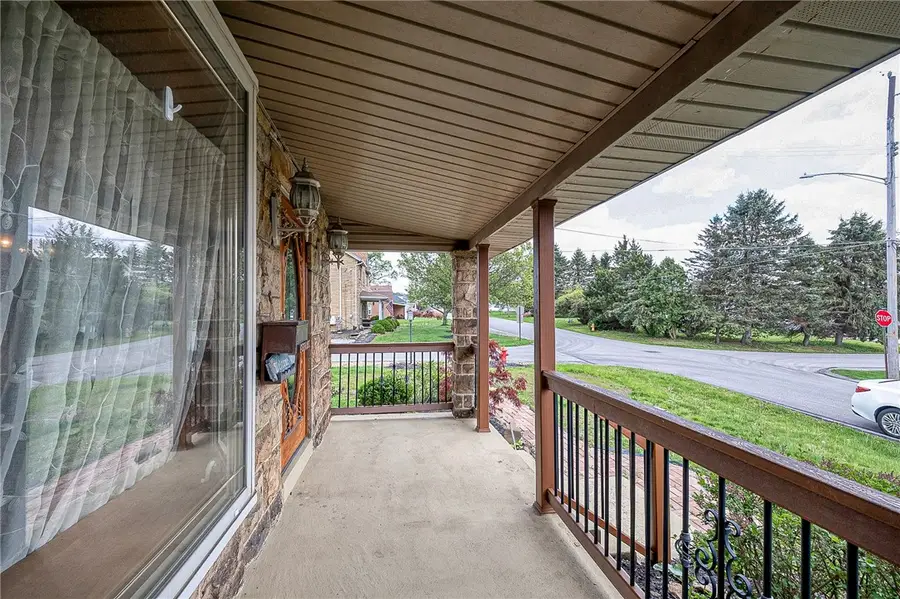 699 Kaye Ave., Monaca, PA 15061 - #3