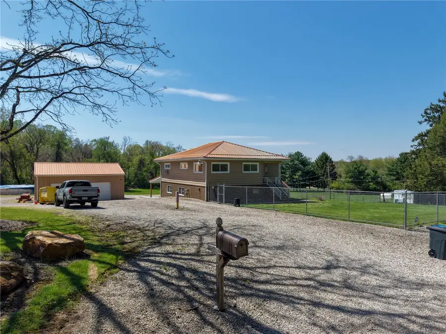 713 York Run Rd, Smithfield, PA 15478 - #2