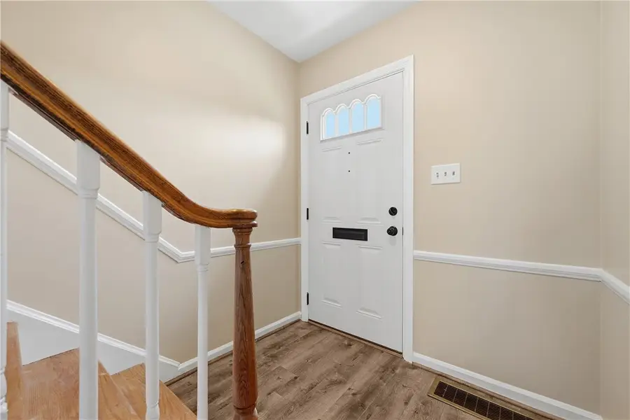 380 Newburn Drive, Pittsburgh, PA 15216 - #2