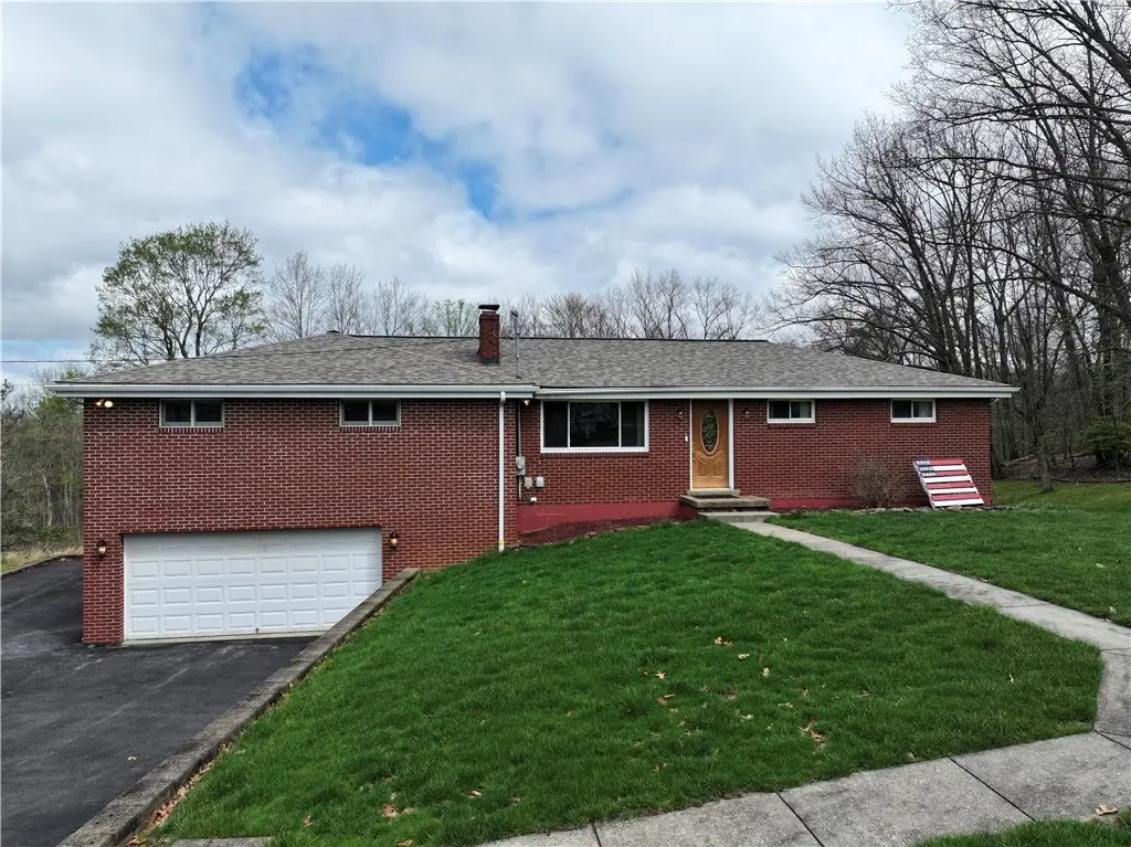 219 Dodds Rd, Butler, PA 16002 - #1