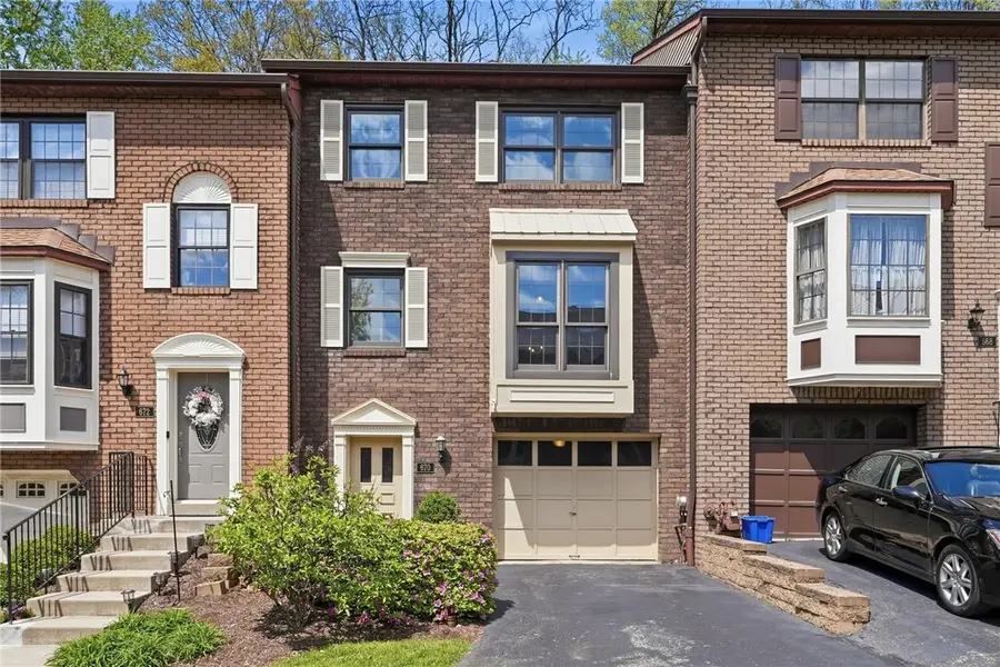 670 Woodcrest Dr, Pittsburgh, PA 15205 - #2
