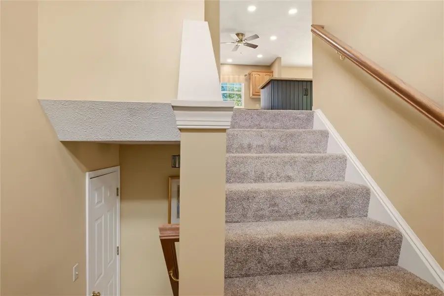 317 Glencove Dr, New Kensington, PA 15068 - #2