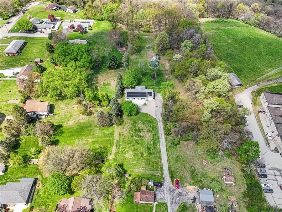 305 Highland Dr, Natrona Heights, PA 15065 - #2