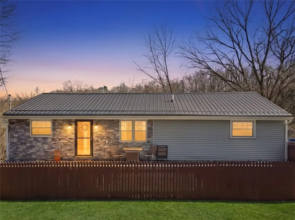 181 Foxwood Rd, Coraopolis, PA 15108 - #1