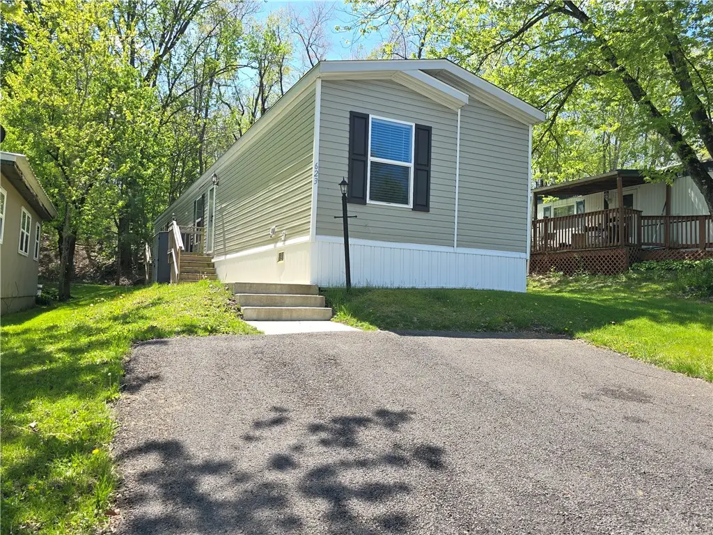 623 Falls Church Rd, Imperial, PA 15126 - #1