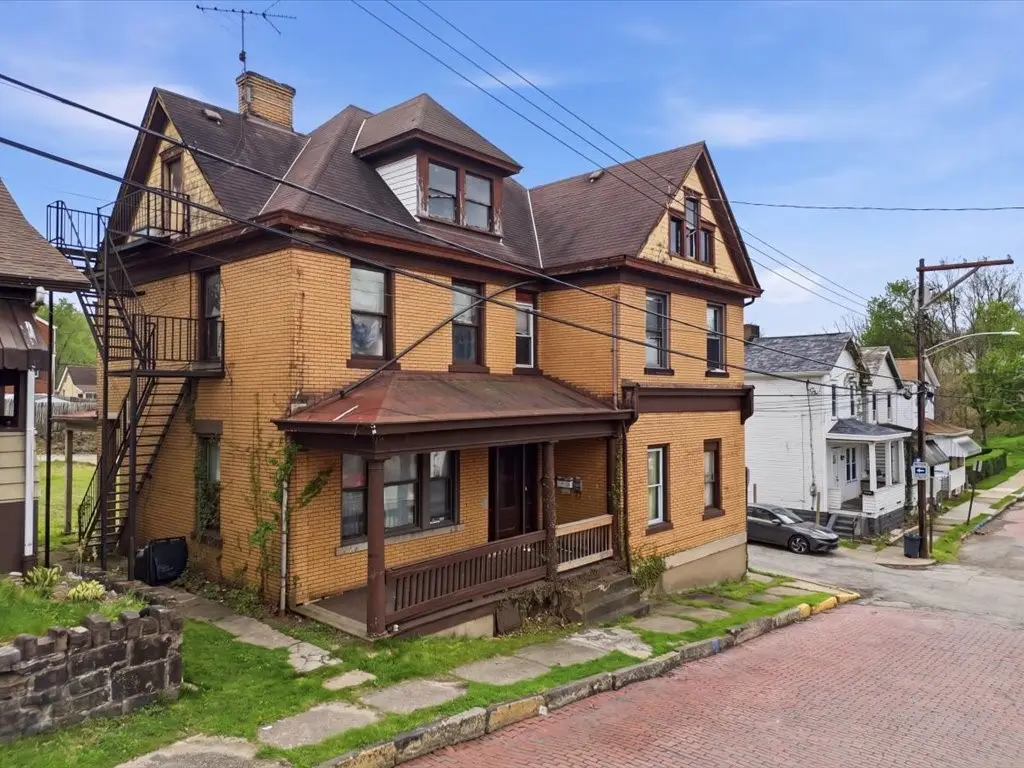 2902 Garbett St, McKeesport, PA 15132 - #1