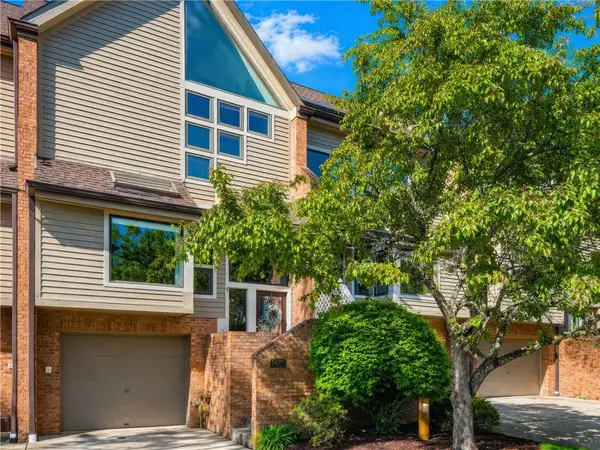 1427 Towne Square Dr, Allison Park, PA 15101