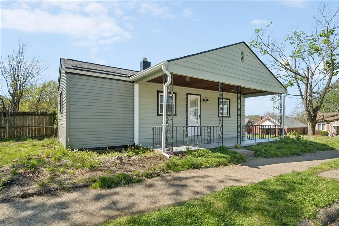 430 Bechman St, Springdale, PA 15144 - #1