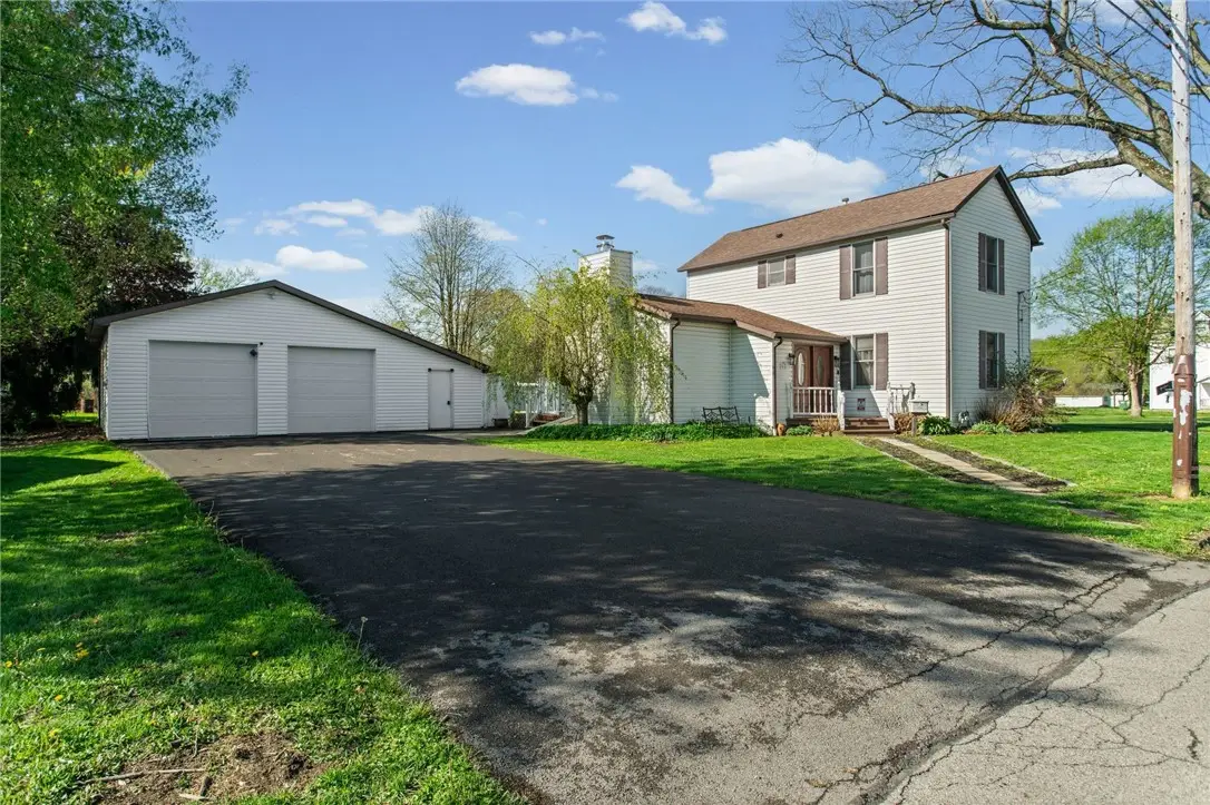 213 Pine St, Zelienople, PA 16063 - #1