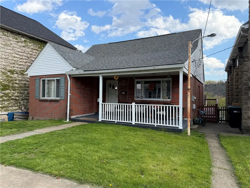 528 E 8th Ave, Tarentum, PA 15084 - #1