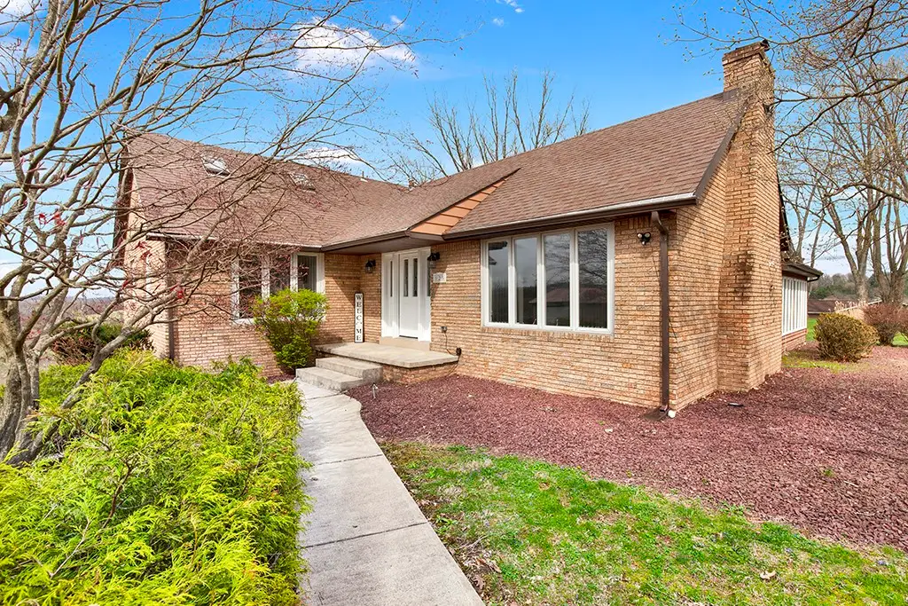 125 Ray Dr, Rostraver Township, PA 15012 - #1