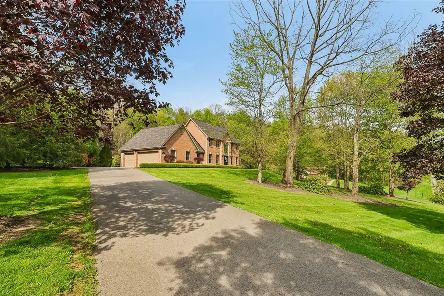 107 Timberlee Dr, Evans City, PA 16033 - #2